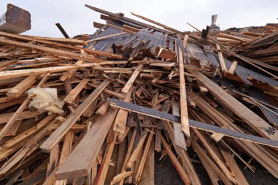 How Junk Removal Complements Garbage Disposal Services in Pollock Pines, CA How Junk Removal Complements Garbage Disposal Services in Pollock Pines, CA